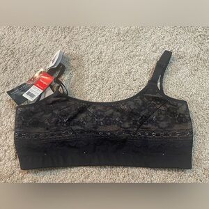 Beautiful lace no wire back smoothing bra